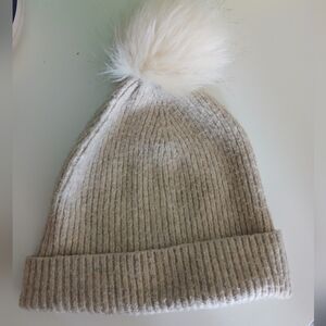 🤯2/$15 Reitmans Beige Knit Hat with Pom Pom